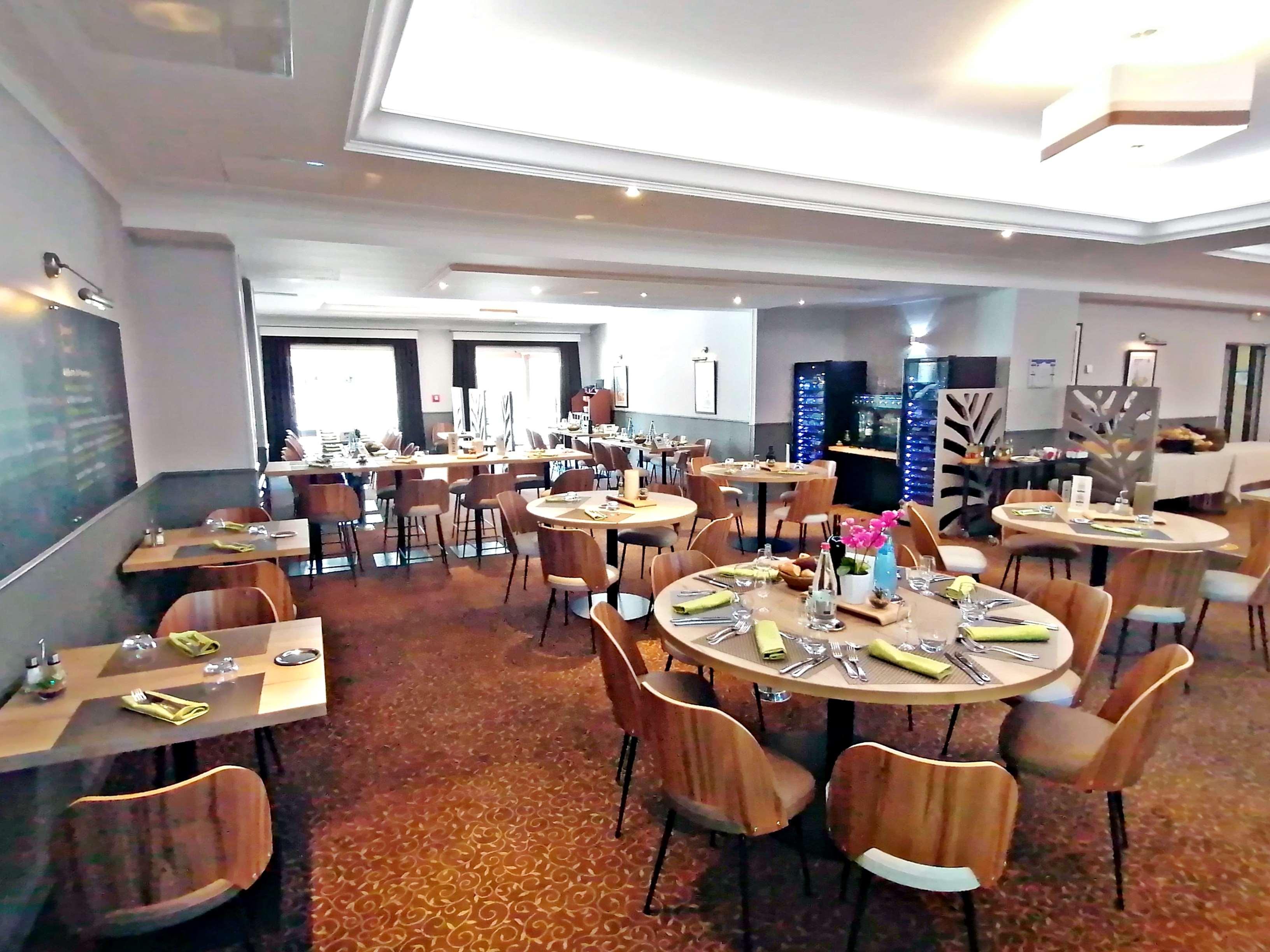 Western Marseille Aeroport Hotel 3*